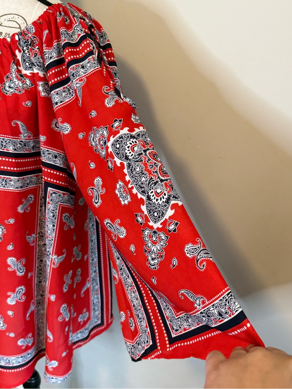 NEW - Cato Red Bandana Print Peasant Tunic - Size 14/16W - Picture 4 of 7
